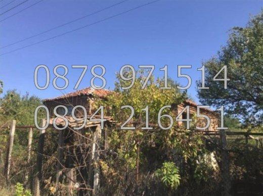 Продавам:    Къща -  110 кв м,  Тухла,   парцел - 840 кв.м. област Пловдив, с. Златосел