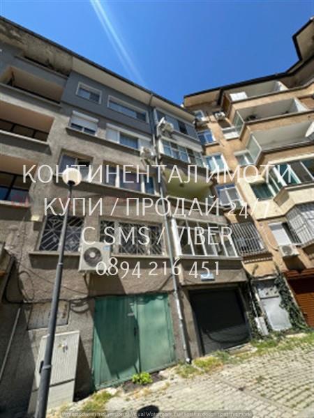Продавам многостаен апартамент -  135 кв м.  Тухла. град Пловдив, Център